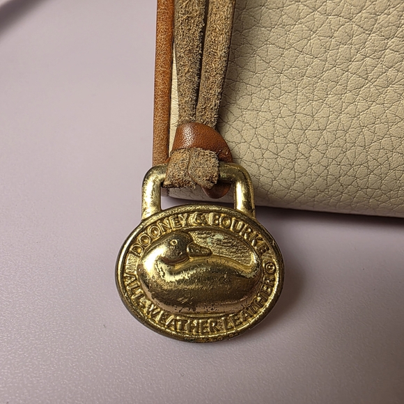 Vintage Dooney & Bourke AWL Crossbody Bag Cream Tan | Rehab Project - Picture 5 of 6